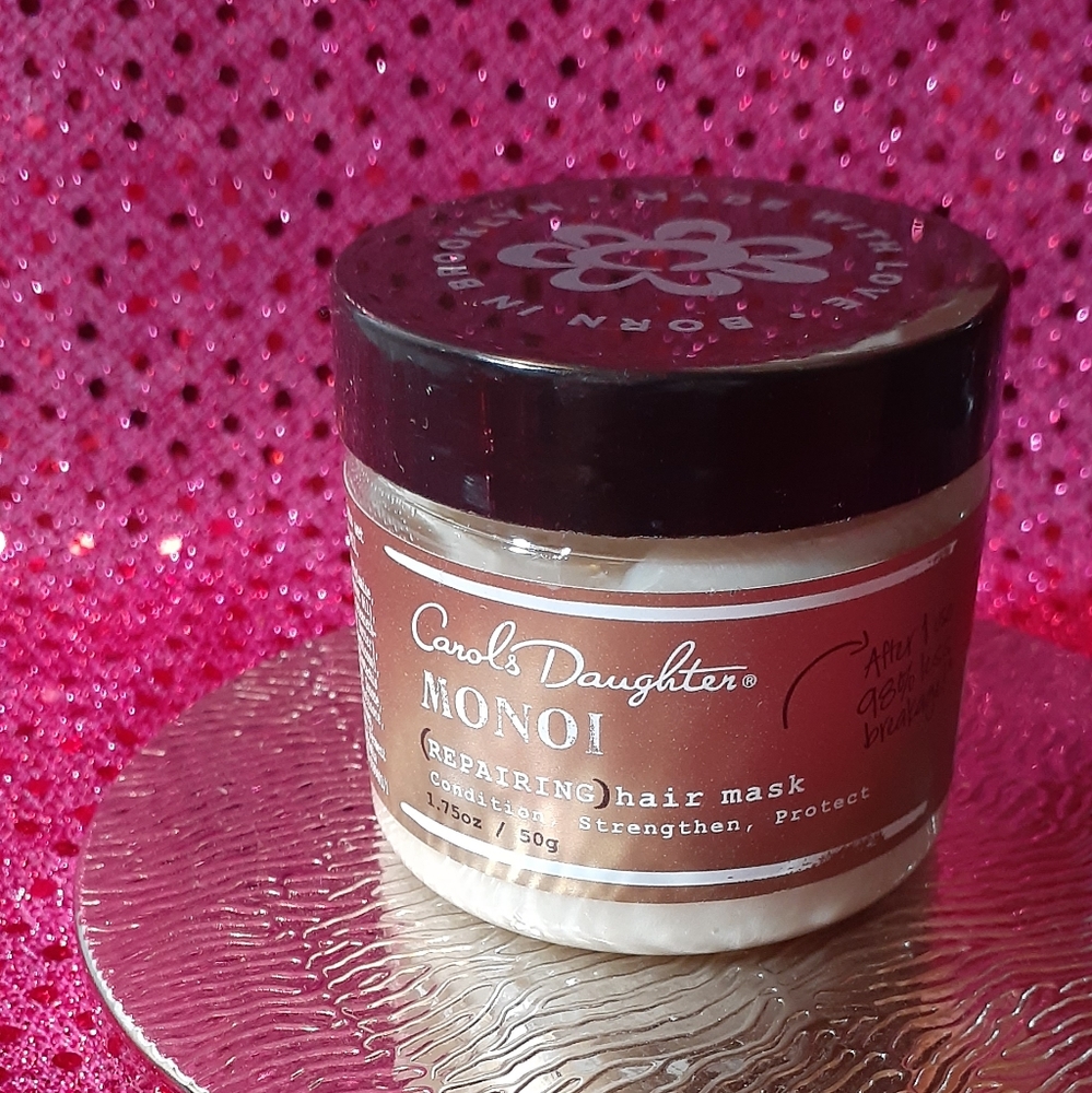Carol's daughter repairing hair mask
